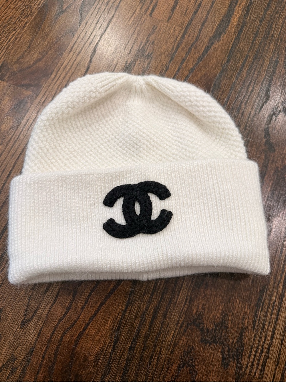 CHANEL White Knit Beanie with Black CC Patch